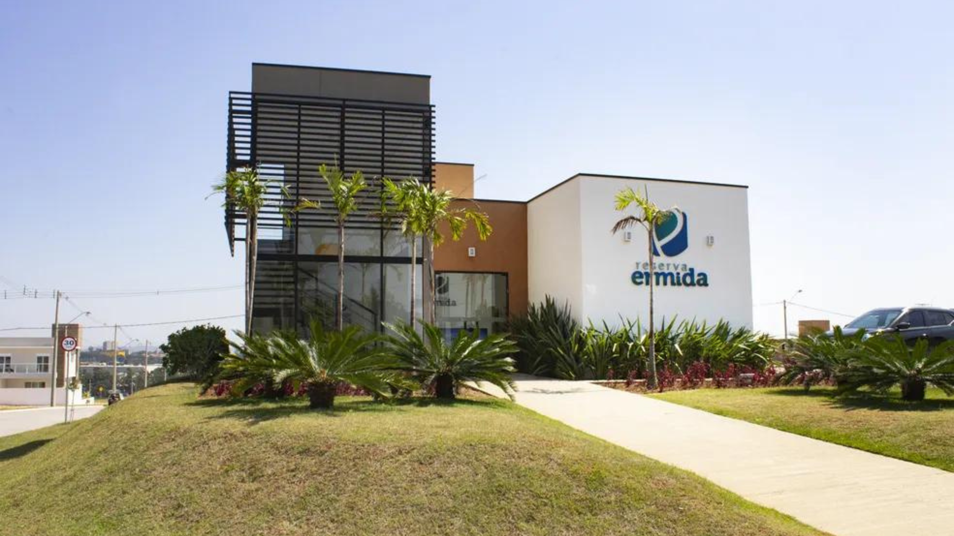 Texto do seu parágrafo (1)